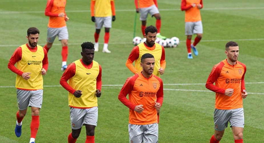 Ochoa, Grupo Firme và một đêm Mexico giữa Madrid Ochoa, Grupo Firme và một đêm Mexico giữa Madrid