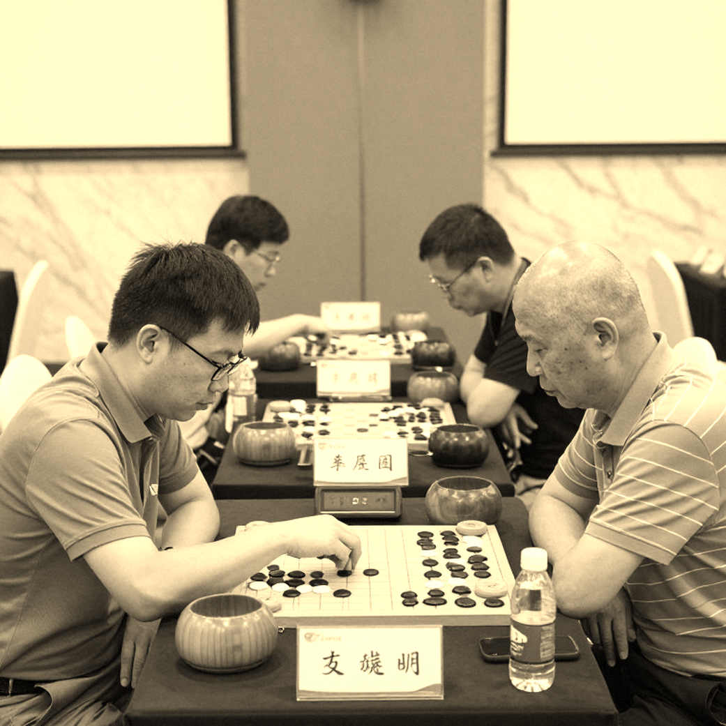 Carlsen: 'AI cho thấy con người không xuất sắc đến thế'