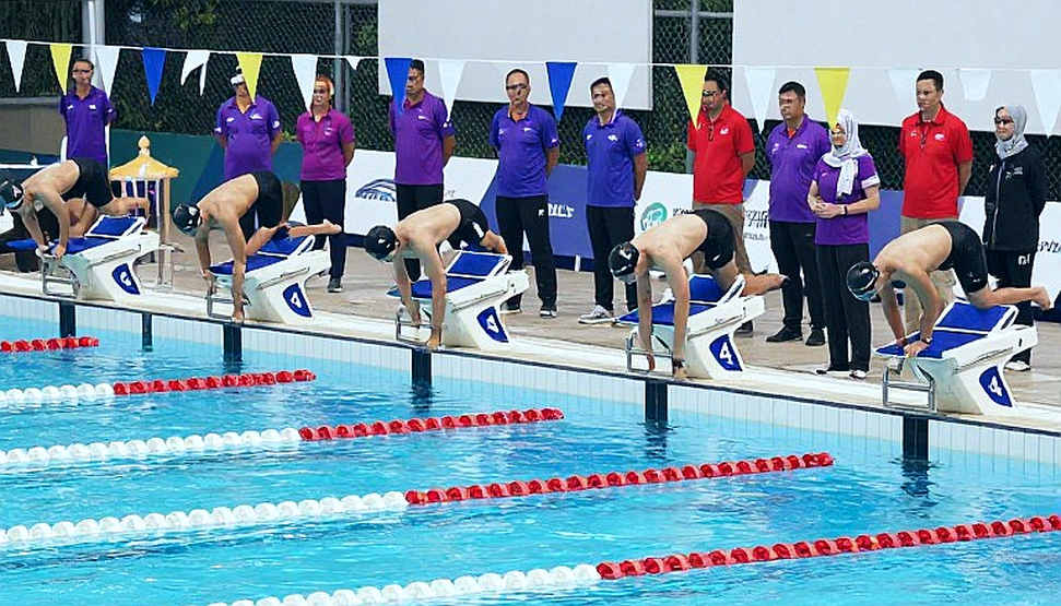 Emma Redman phá mốc 2:10 ở 200 ếch: đọc một cú bứt phá giữa mùa bằng bảng phân bố