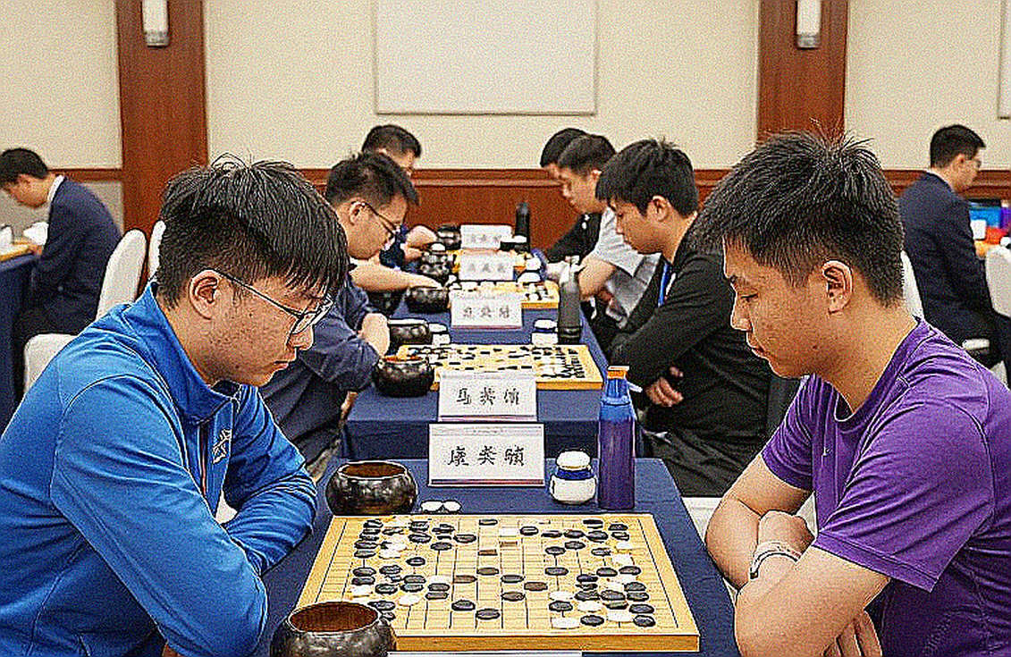 Một ván cờ, hai hệ khai cuộc: Jacobson – Vakhidov ở UzChess Cup và lỗ hổng dữ liệu của nội dung quảng bá