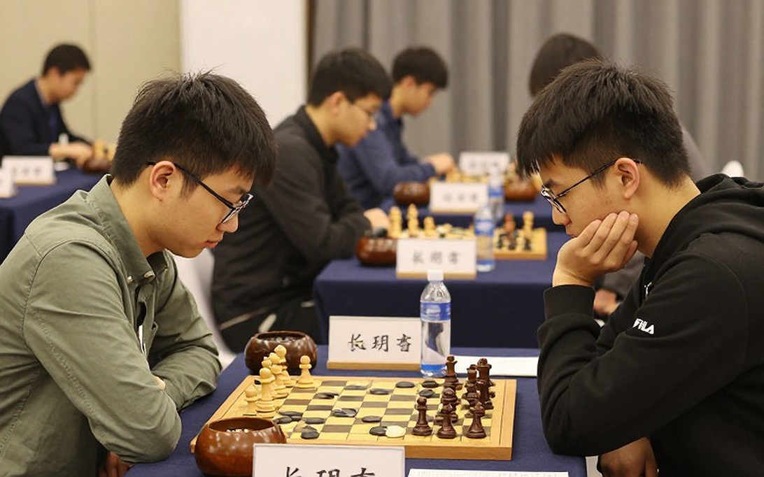 Nước 5.e5 Trong Gambit Scotland: Niềm An Ủi Kỳ Lạ Của Lối Cờ Lãng Mạn