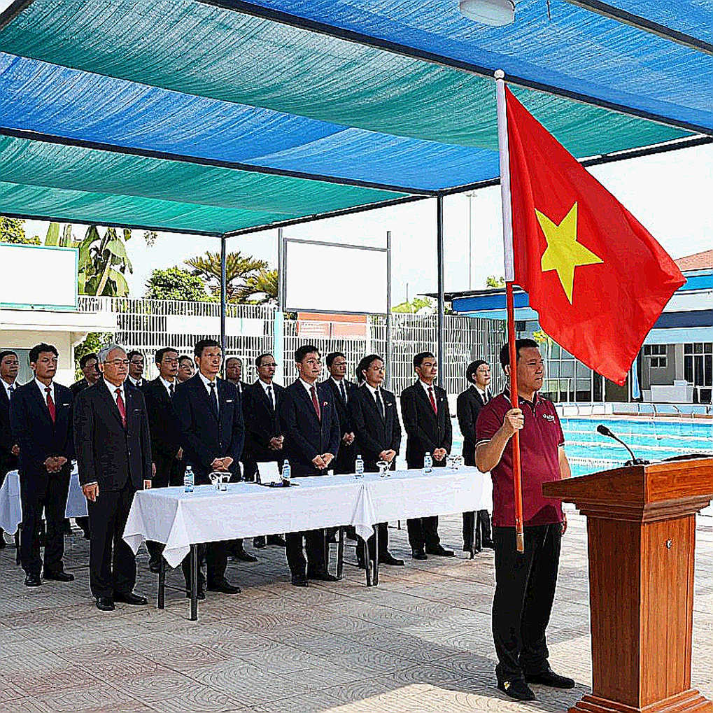 Giới hạn 20% vận động viên quốc tế: Khi bể bơi đại học Mỹ phải định nghĩa lại 'người nhà'