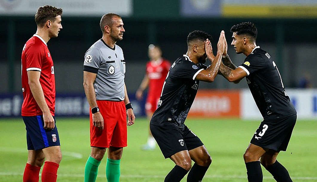 Việt Nam 4-2 Pakistan: Ghế dự bị cứu một hiệp, không cứu được một hệ thống