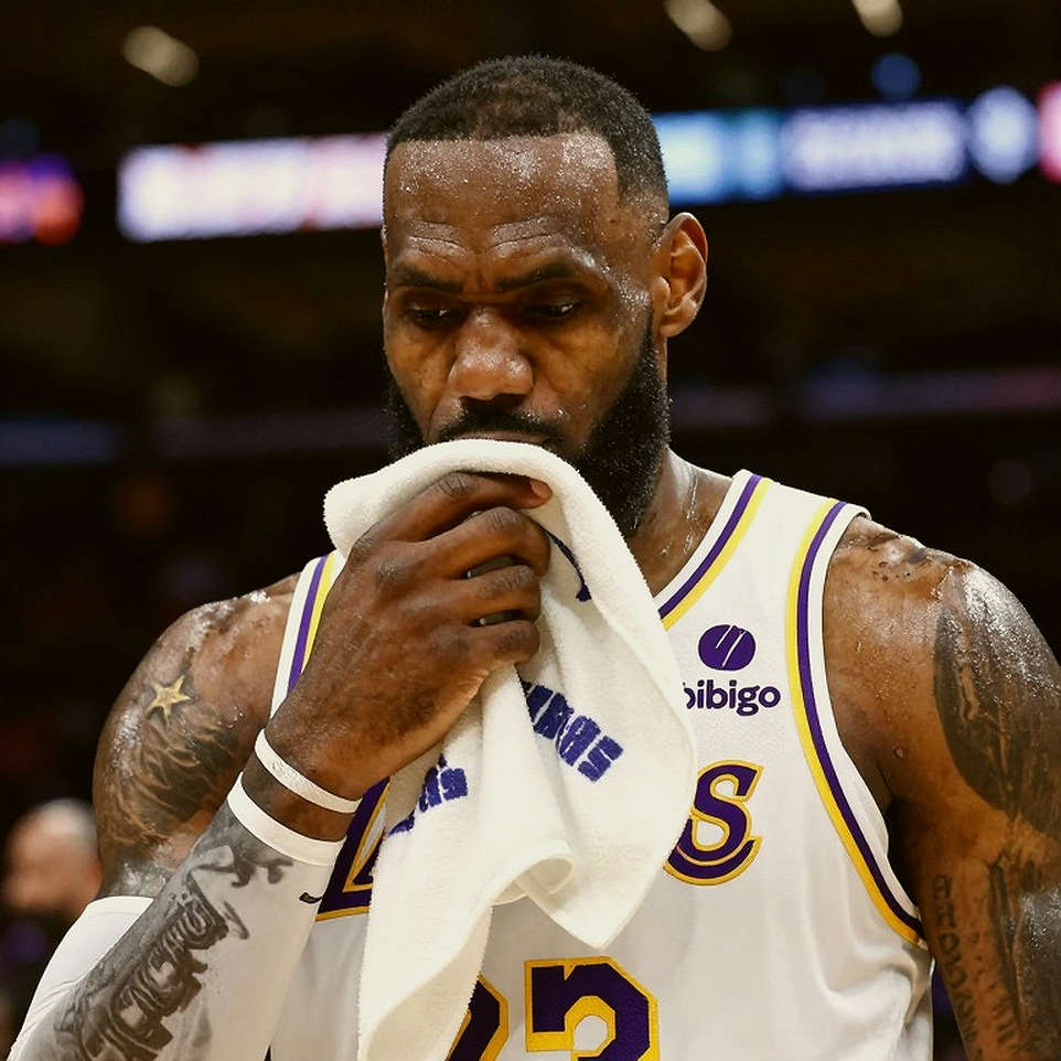 Kỷ Nguyên Apron Thứ Hai: Khi Bóng Rổ NBA Được Quyết Định Bằng Những Dòng Chữ Nhỏ